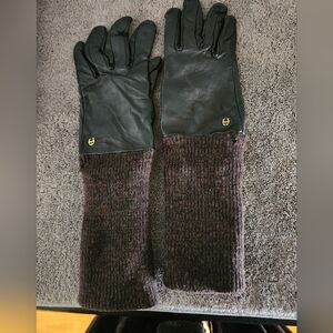 Etienne Aigner Black and Brown Knit Gloves